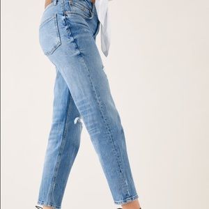 Zara Distressed Slim Boyfriend straight leg denim jeans in Premium Wash